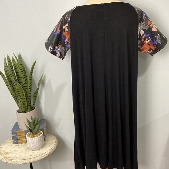 Club L dress - Picture 5 of 9